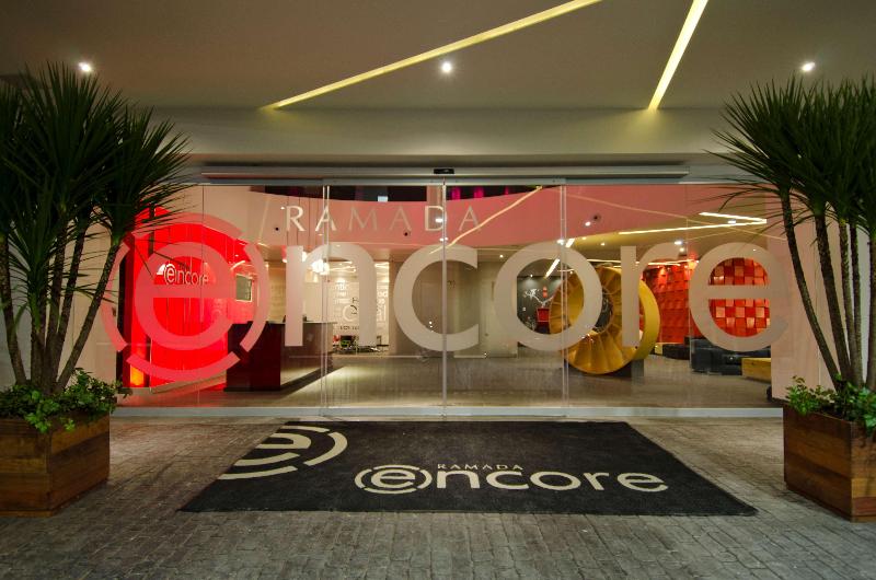 ホテル Ramada Encore By Wyndham Guadalajara Sur