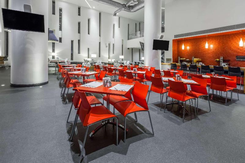 ホテル Ramada Encore By Wyndham Guadalajara Sur