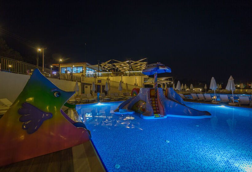 酒店 Ramada Resort By Wyndham Akbuk  All Inclusive