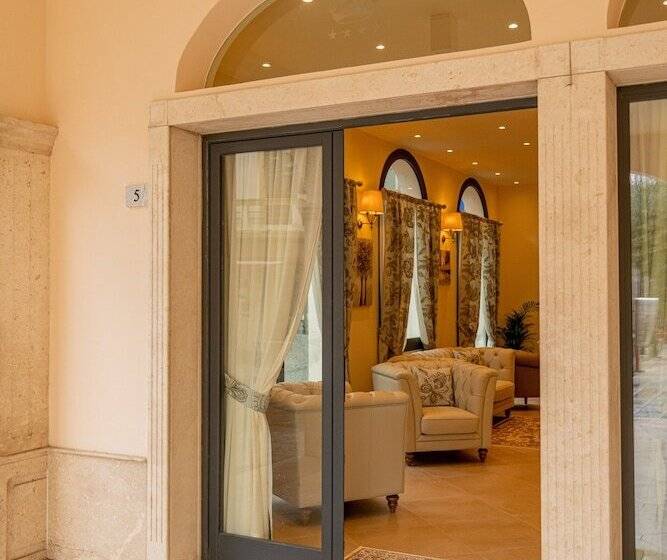 فندق Regina Elena