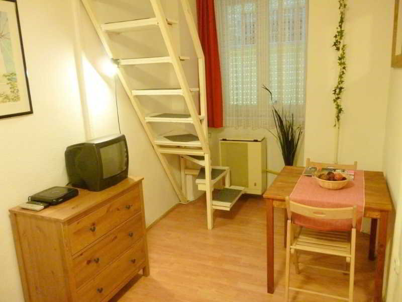 乡村酒店  Apartment Akademia