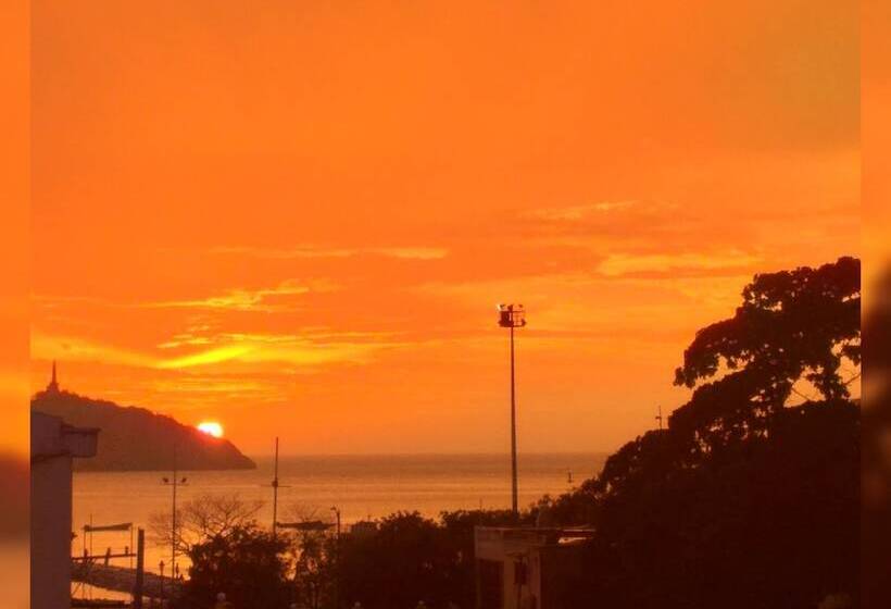 هتل Santa Marta Real