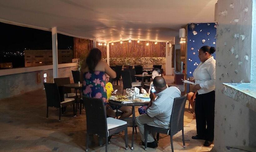 هتل Santa Marta Real