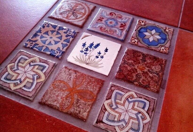 酒店 The Lotus Tree