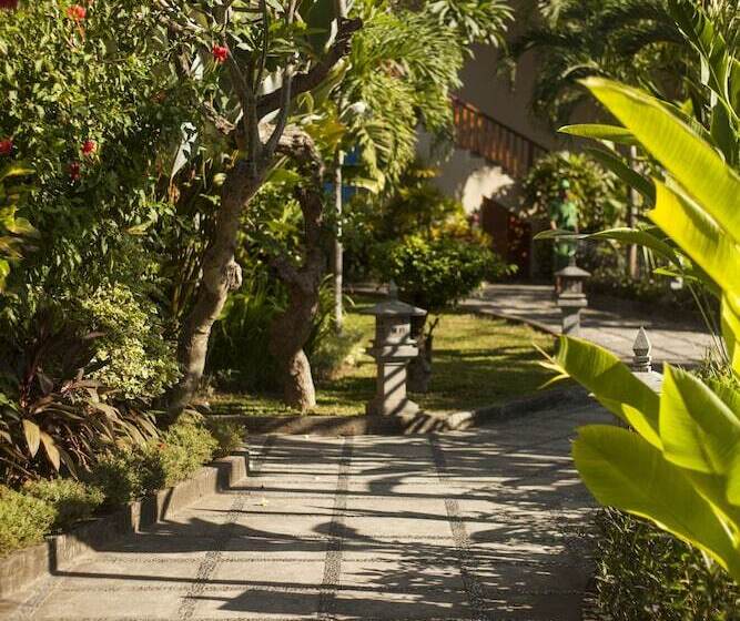 בית מלון כפרי The Lovina