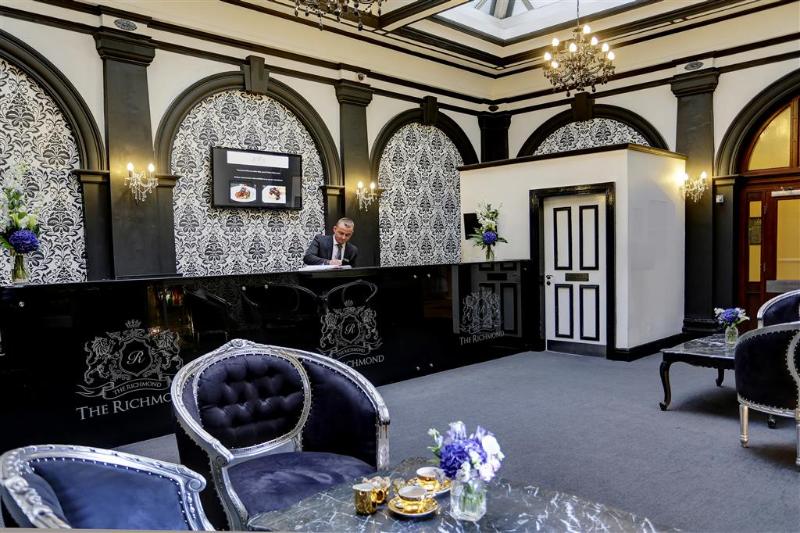 酒店 The Richmond Apart