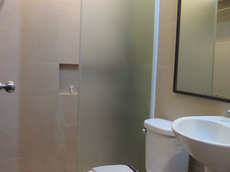 The Ritz Hotel At Garden Oases