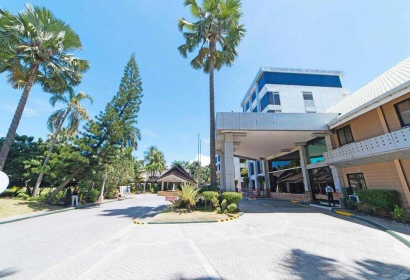 The Ritz Hotel At Garden Oases