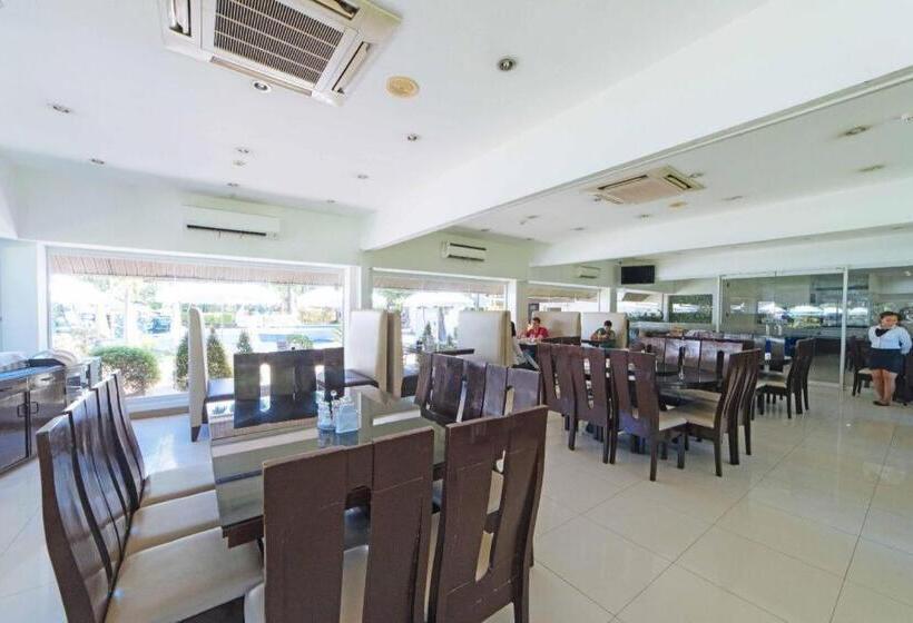 The Ritz Hotel At Garden Oases