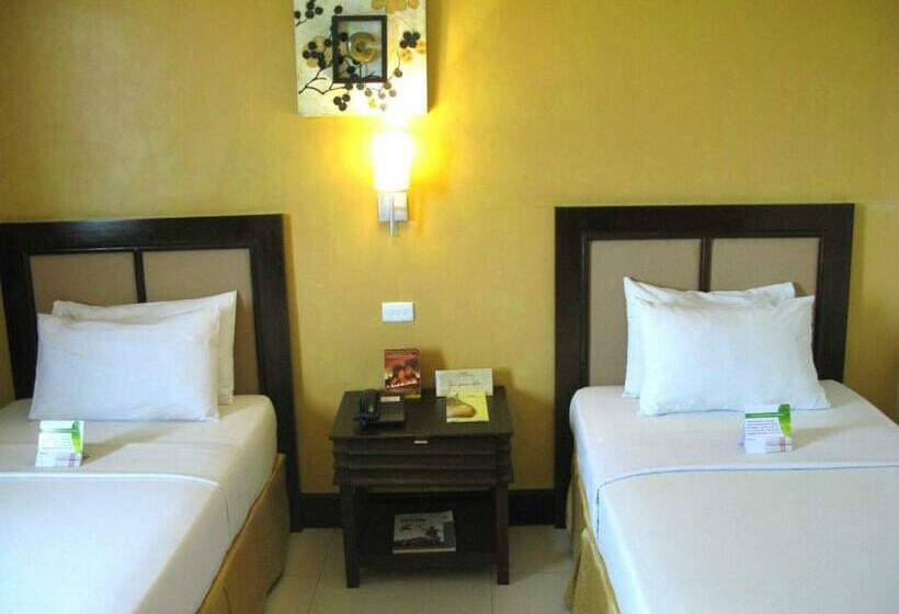 هتل The Royal Mandaya