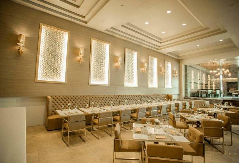 هتل The Royal Mandaya