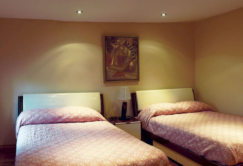 호텔 Urban Living Suites