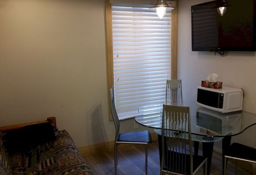 호텔 Urban Living Suites