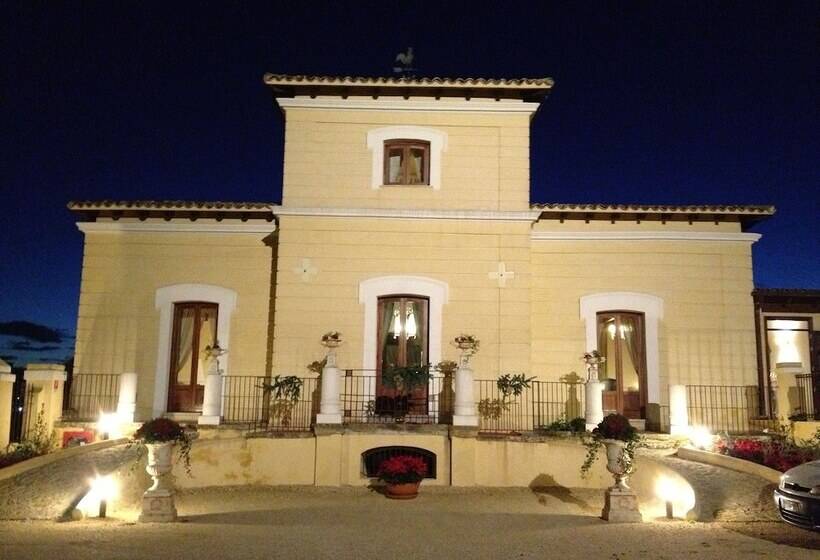 هتل Villa Calandrino