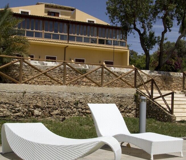 هتل Villa Calandrino