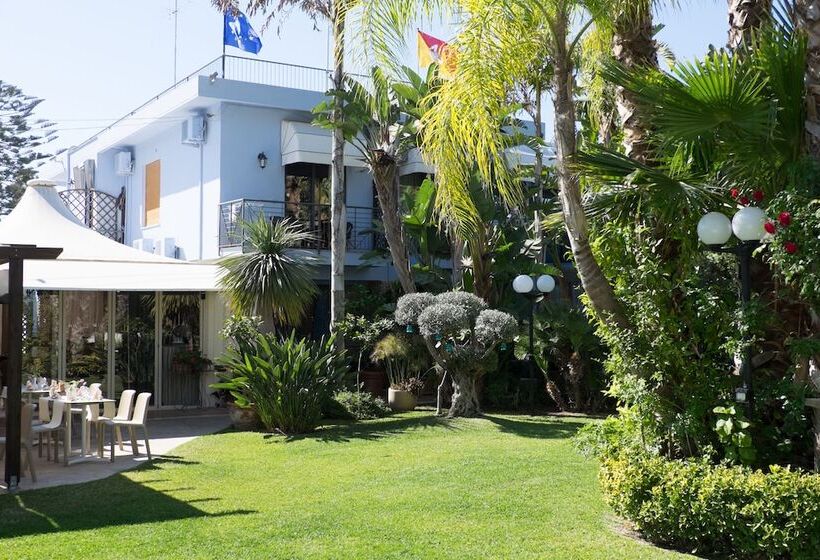 Отель Villamare