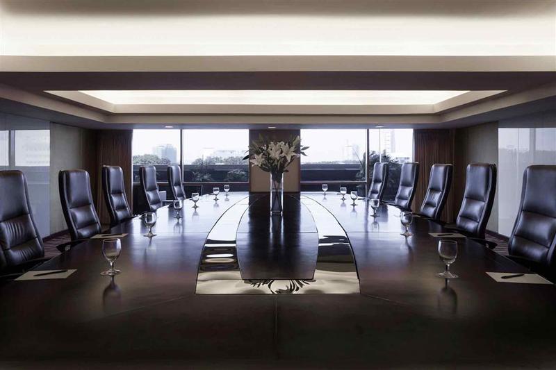 בית מלון כפרי Wyndham Surabaya