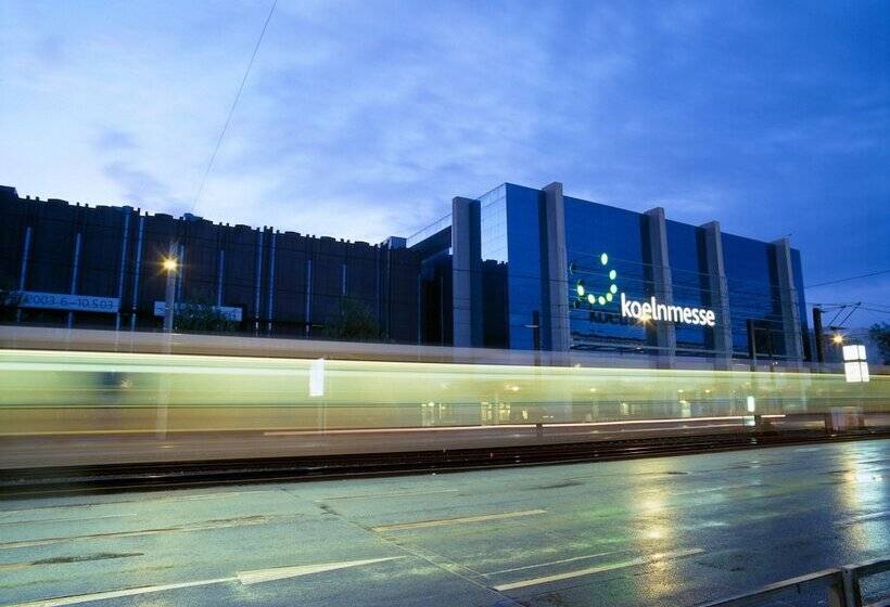 La Maison Hotel   Boardinghouse