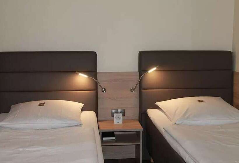 La Maison Hotel   Boardinghouse