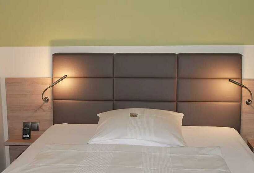 La Maison Hotel   Boardinghouse