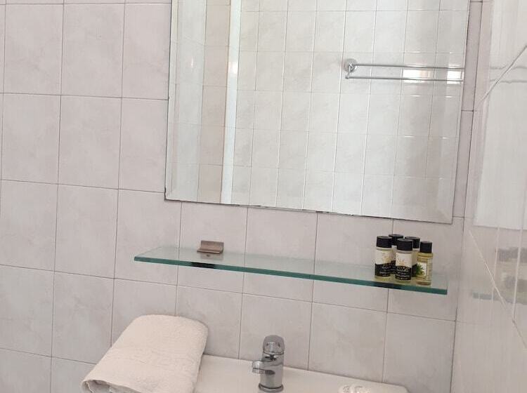 The Beach House   Apartments & Studios