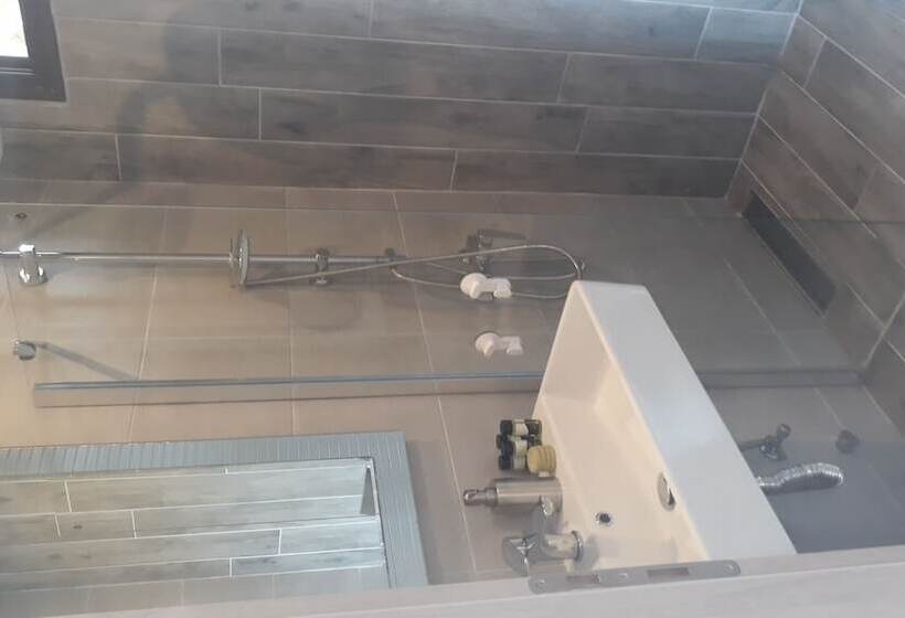 The Beach House   Apartments & Studios