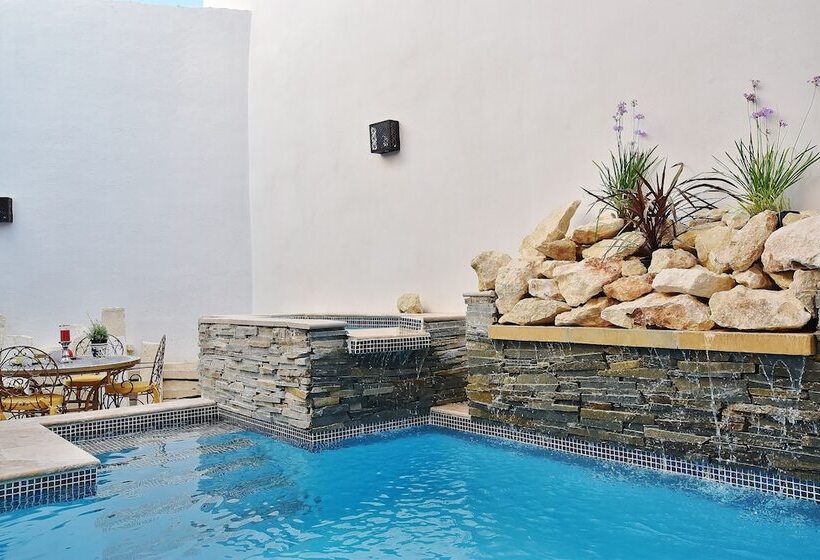 پانسیون Chapel 5 Boutique Suites B&b