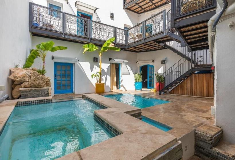 پانسیون Chapel 5 Boutique Suites B&b