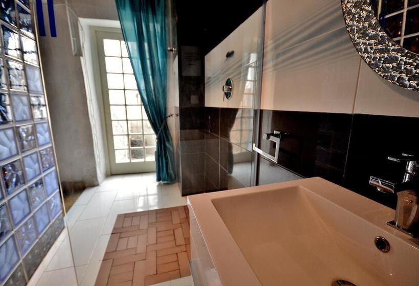 پانسیون Chapel 5 Boutique Suites B&b