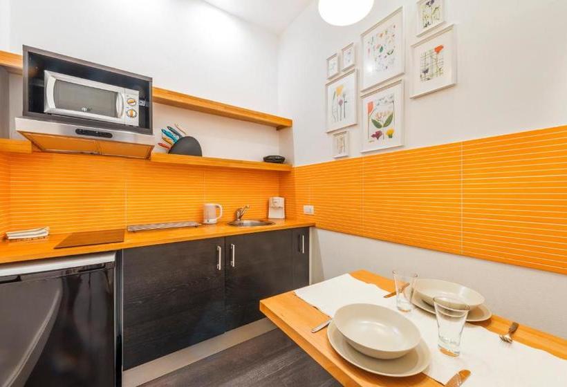 דירת נופש Sorrento Apartments One