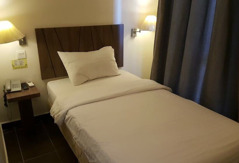 9 Square Hotel   Kota Damansara