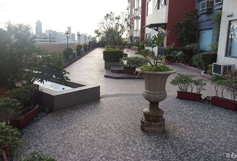 Ace Hotel And Suites