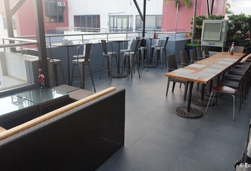 Ace Hotel And Suites