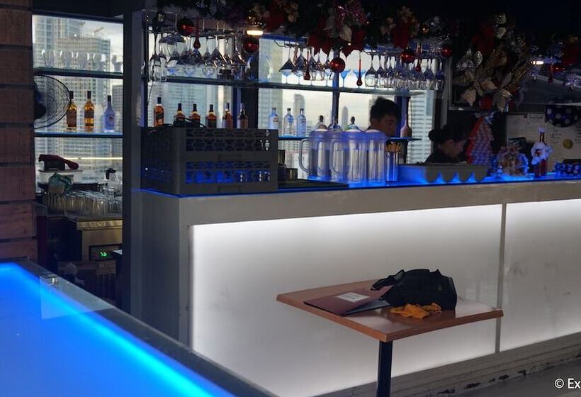 Ace Hotel And Suites