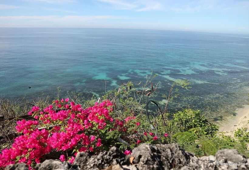 בית מלון כפרי Antulang Beach Resort