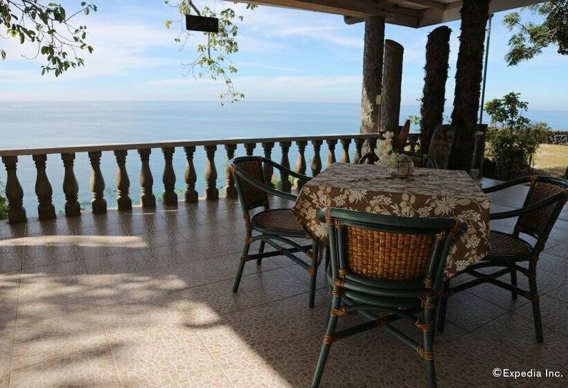 בית מלון כפרי Antulang Beach Resort