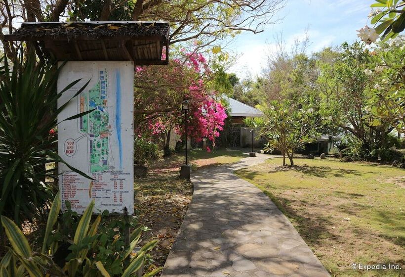 בית מלון כפרי Antulang Beach Resort