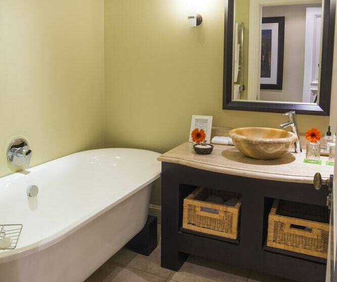 Auberge Hollandaise Guest House By Misty Blue Hotels