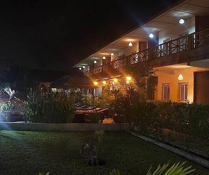 هتل Bamboo Garden