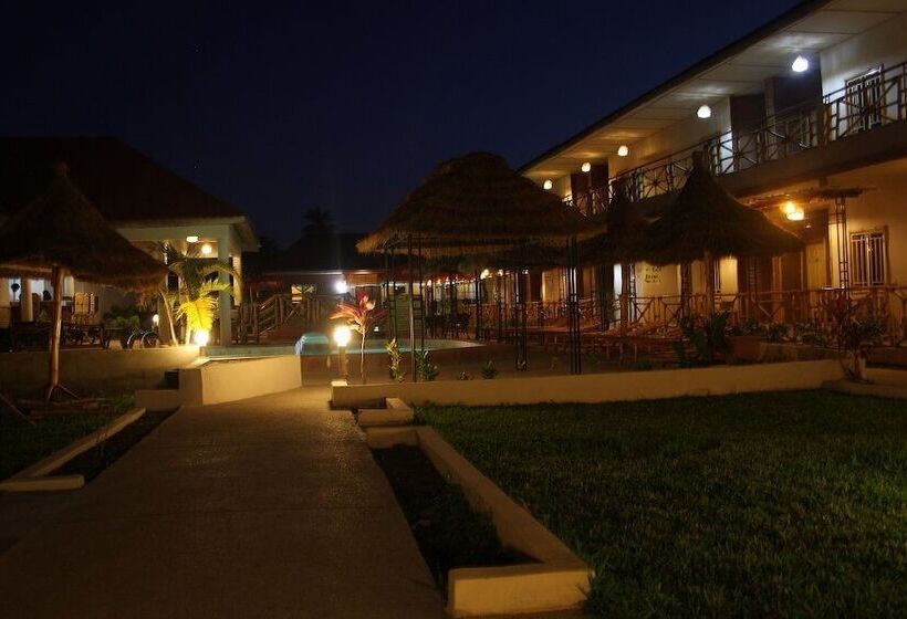 هتل Bamboo Garden