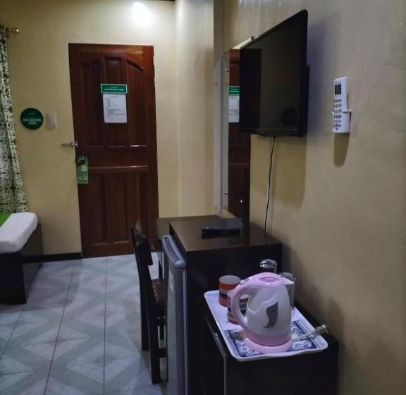 Hotel Bans Beach Resort