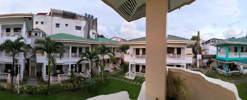 Hotelli Bans Beach Resort