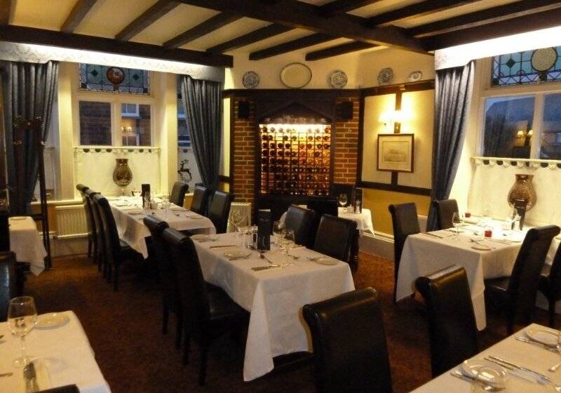 هتل Blacksmiths Arms Inn