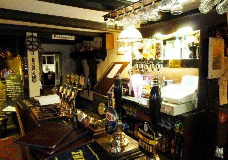 هتل Blacksmiths Arms Inn