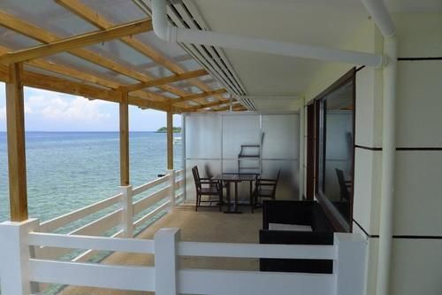 هتل Bluefins Resort