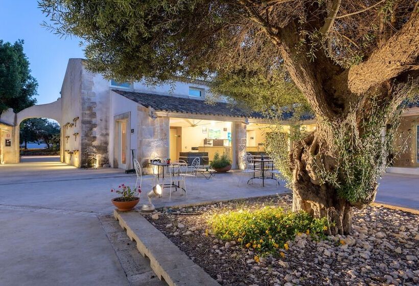 Отель Borgo Di Luce I Monasteri Golf Resort & Spa