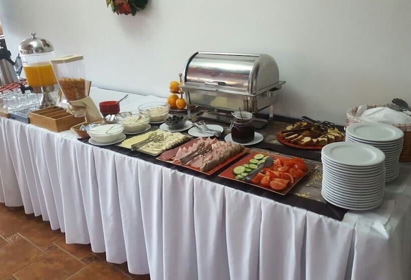 Отель Bran Belvedere International