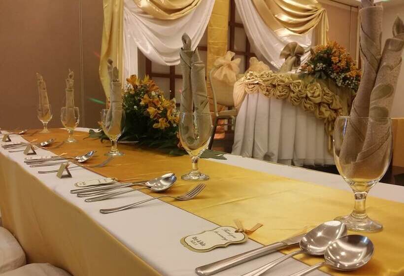 هتل Cherry Blossoms