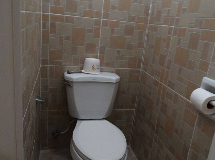 酒店 Chiisai Natsu Resort Panglao