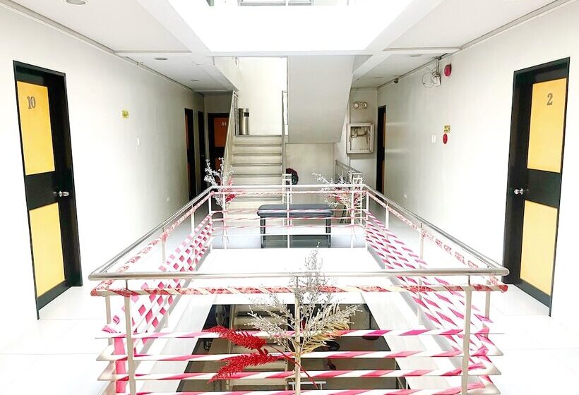 בית מלון כפרי Cinfandel Suites